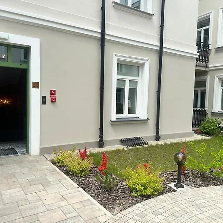 Like-a House Stare
